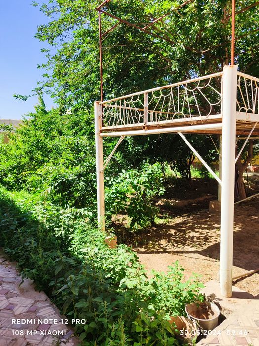 Shahar markazidan hovli sotiladi