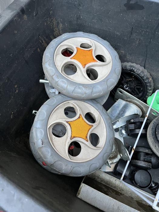 Roti carucior scaun patine cu rotile diferite marimi