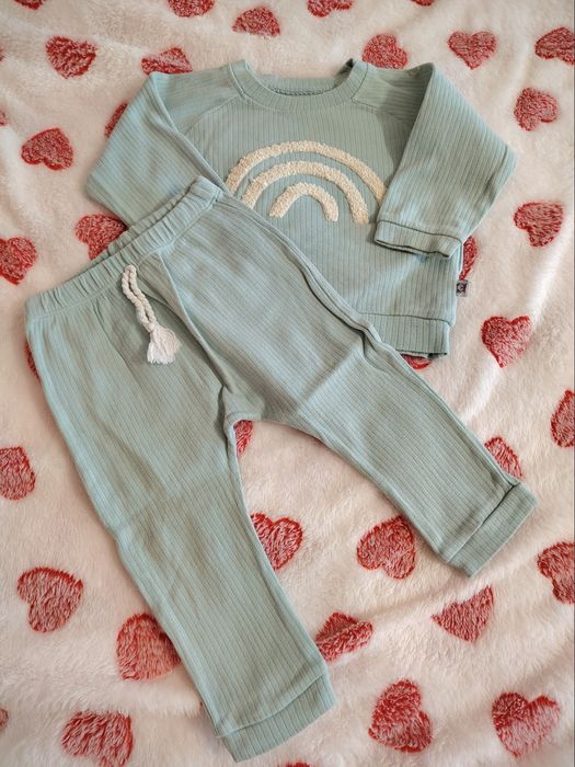 Продам костюм zara