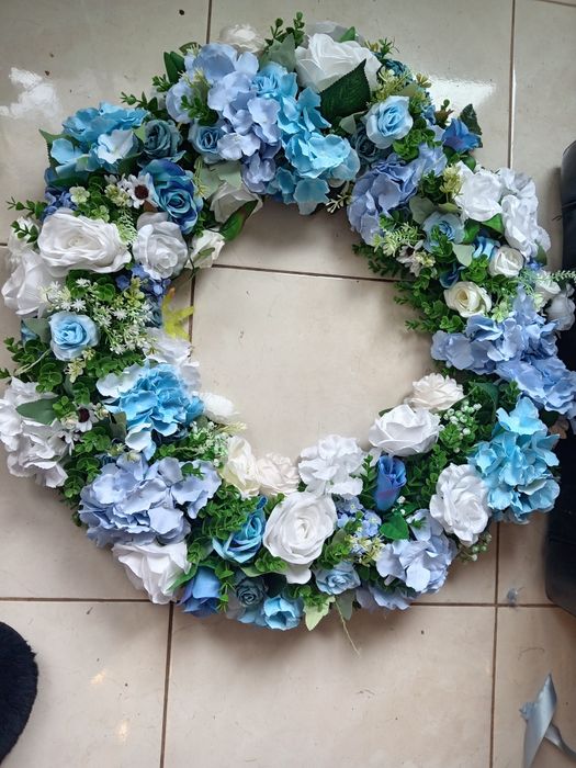 Ghirlande ,decor cristelniță,prezidiu