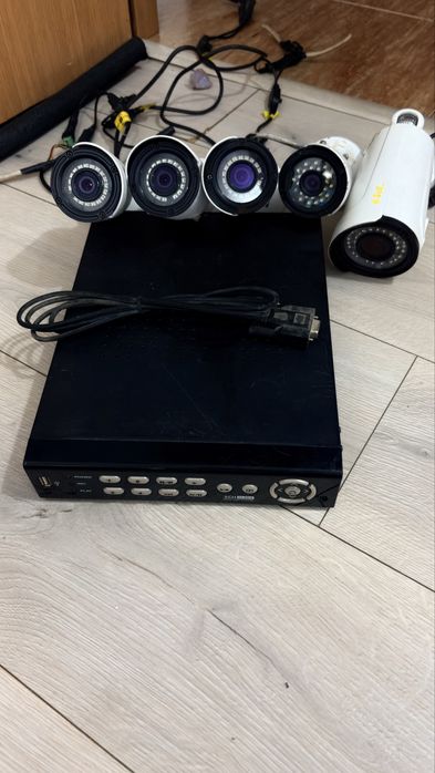 Vand sistem supraveghere 5camere+DVR