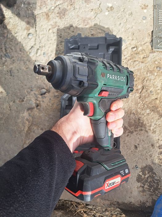 Vând pistol cu impact Parkside