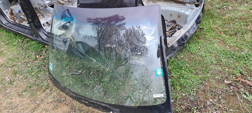 Предно (челно) стъкло за Nissan Almera(N16)/ Нисан Алмера