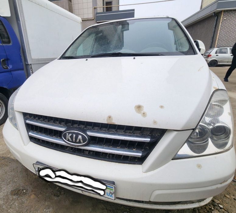 Kia Carnival sotiladi