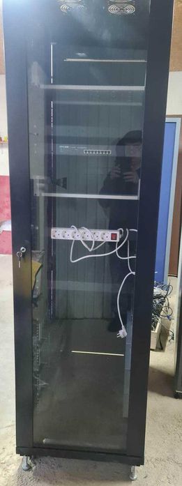 Серверный шкаф коммуникационный