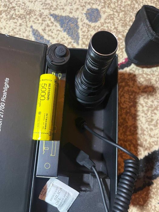 vand lanterna profesionala pentru vanatoare