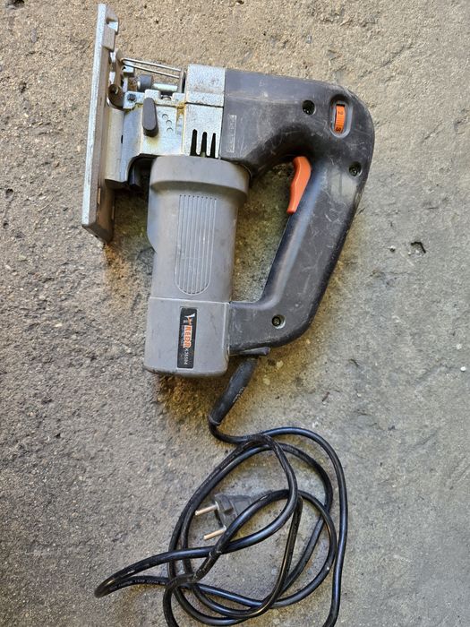 Продаю лобзик электрический.