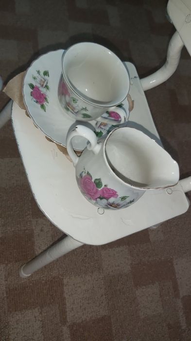 Чайный сервиз с молочником
