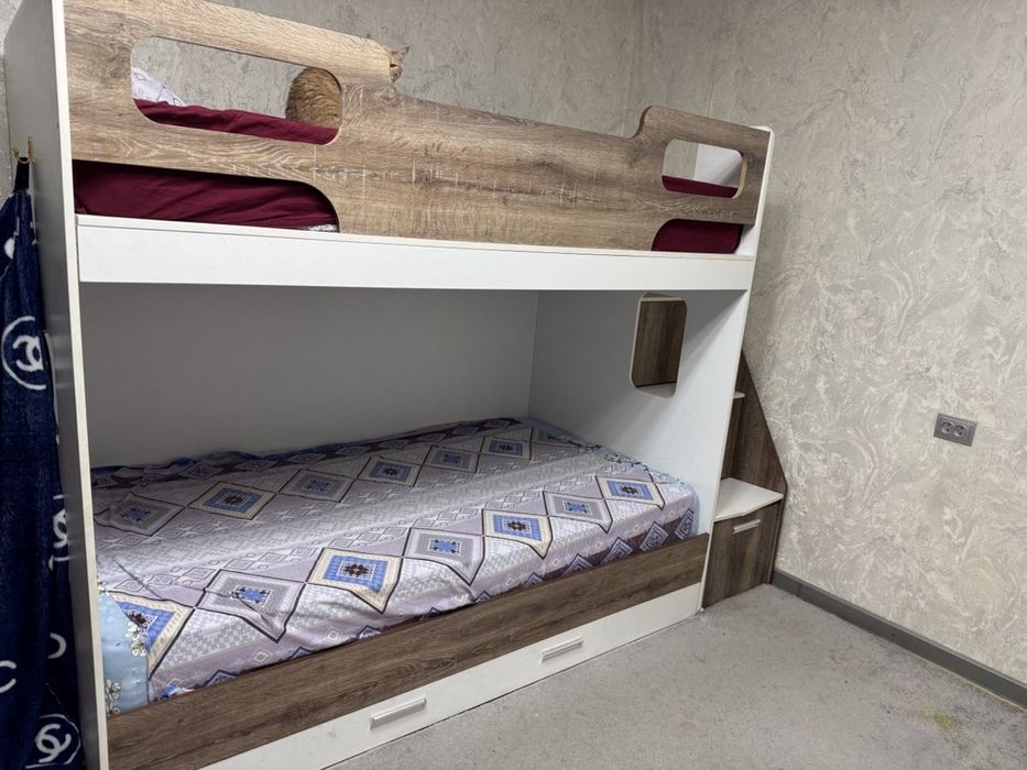 Продаю двухьярусную кровать