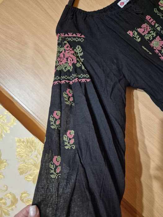 Rochie cu broderie
