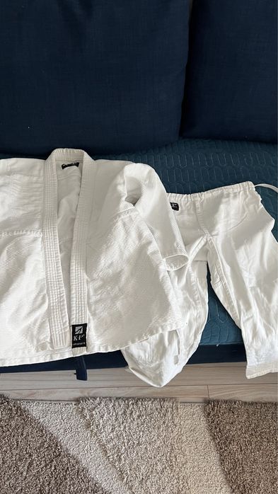 Кимоно для дзюдо с поясом 8-9 лет качеств