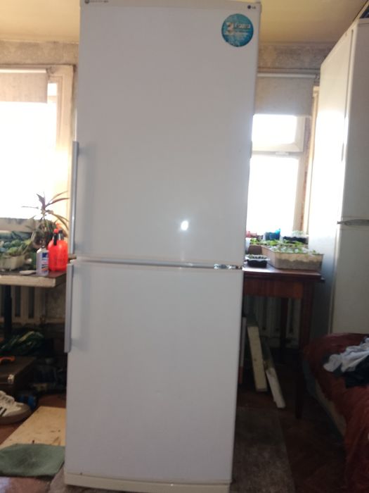 Продам холодильник