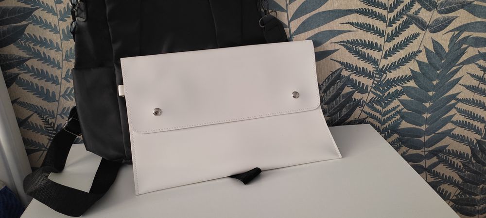 Продам 10  женских сумок