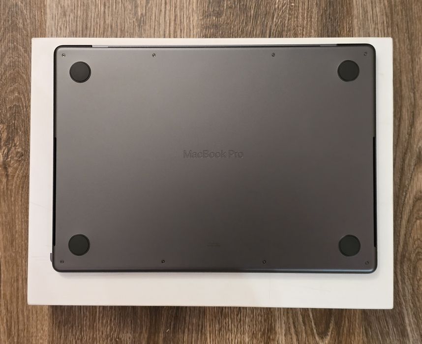 MacBook Pro 14 M4 16/1TB новый, 2 цикла