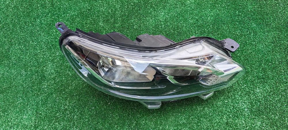 Десен фар за Toyota Proace / Тойота Проейс