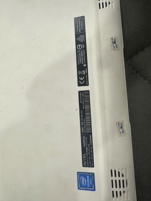 Ноутбук AVITA с хорошей Монитор