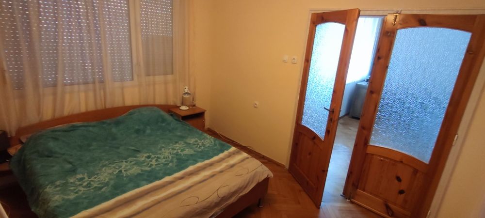 Дава се под наем Тристаен апартамент в Пазарджик, Запад - 95 кв.м за 280.5 € - Снимка #3