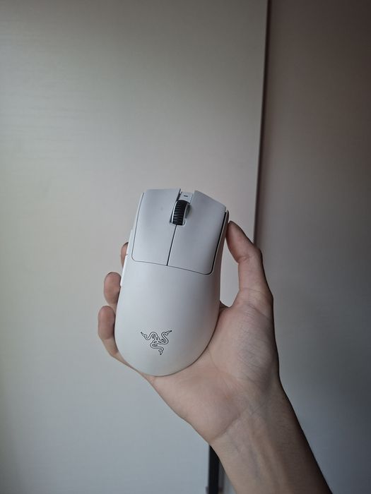 Мышка Razer deathadder v3 pro срочно