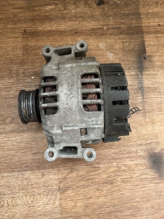 Продам гениоатор Ауди а4 б6