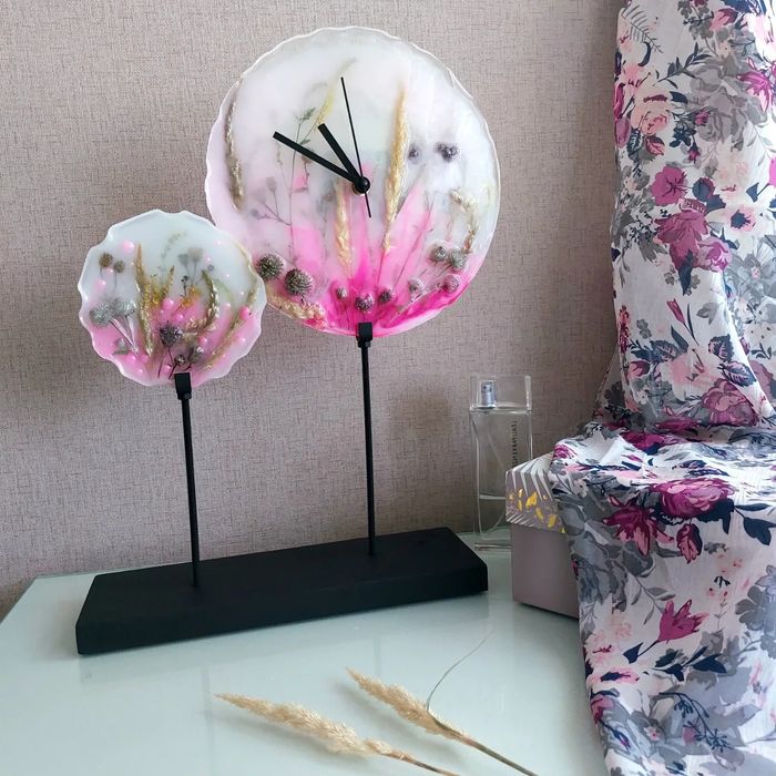 Часы настольные.