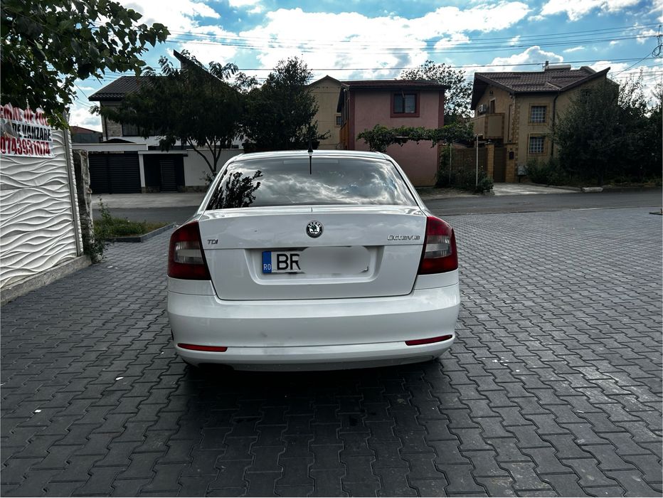 SKODA Octavia 2011 — imagine 2