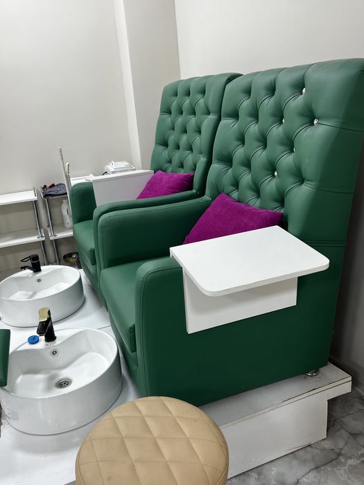 Сдам маникюрный стол