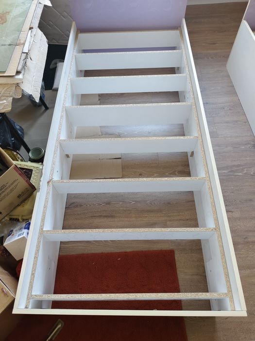 Кровати деревянные