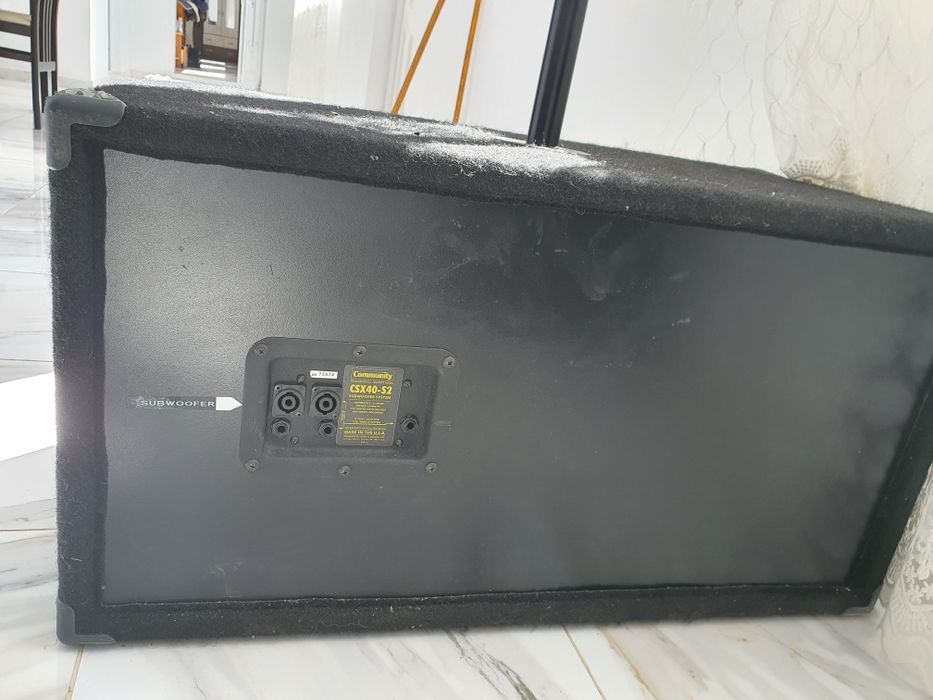 Vând sau schimb incinta de bass pe 15 ca noua