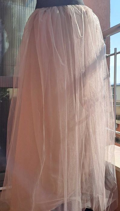 бежова тюлена пола,р-р С/М и Л