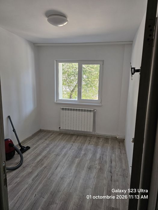Apartament 3 camere de închiriat