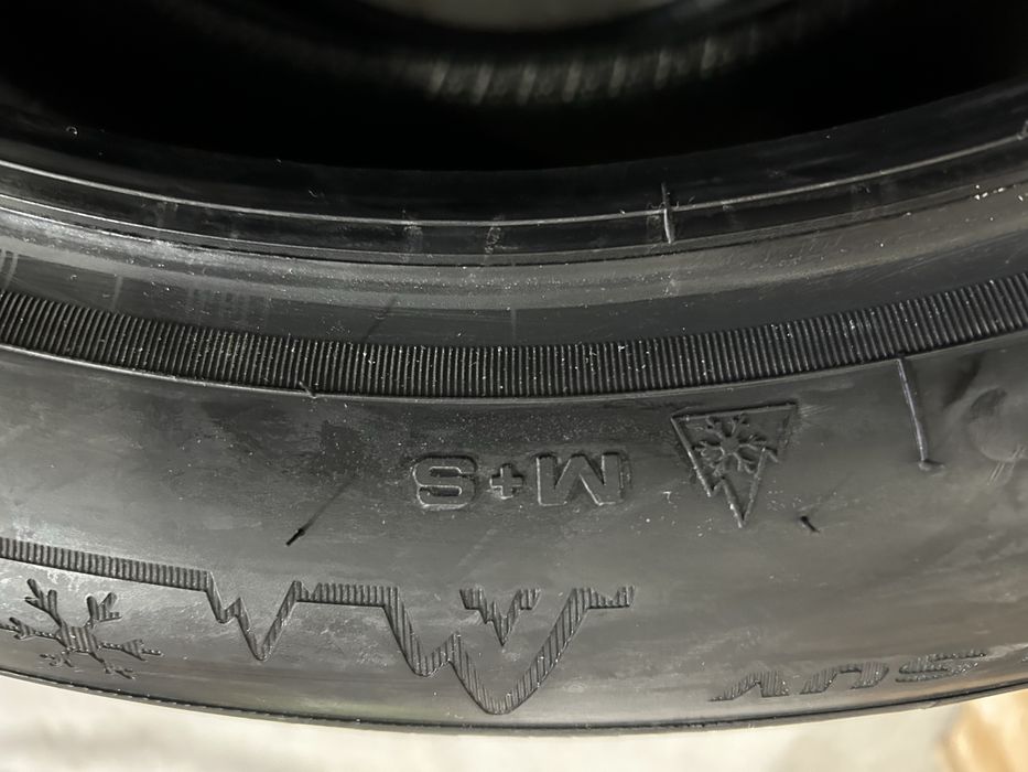 Anvelope iarna noi Dunlop 215/55R 18 dot 2025