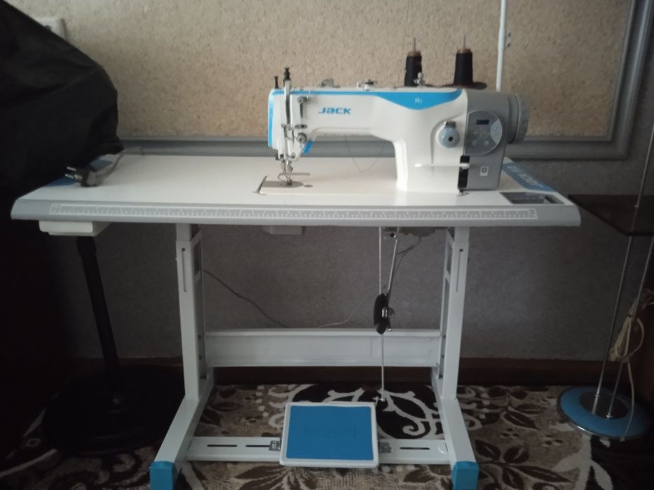 Швейная машинка Jack H2 шагающая