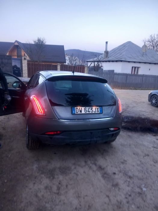 Lancia din 2010 cu