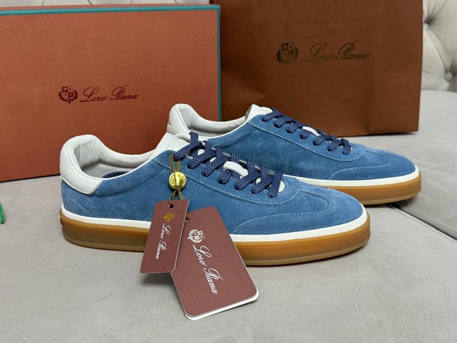 Adidasi originali Loro