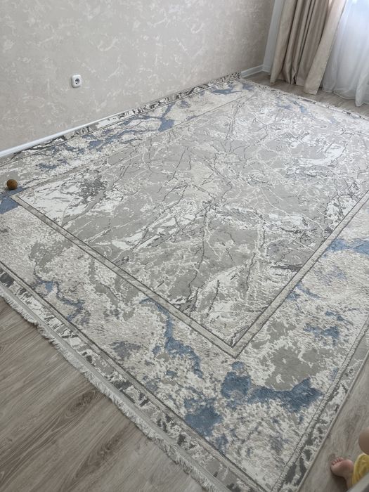 Продам ковер в хорошем состоянии