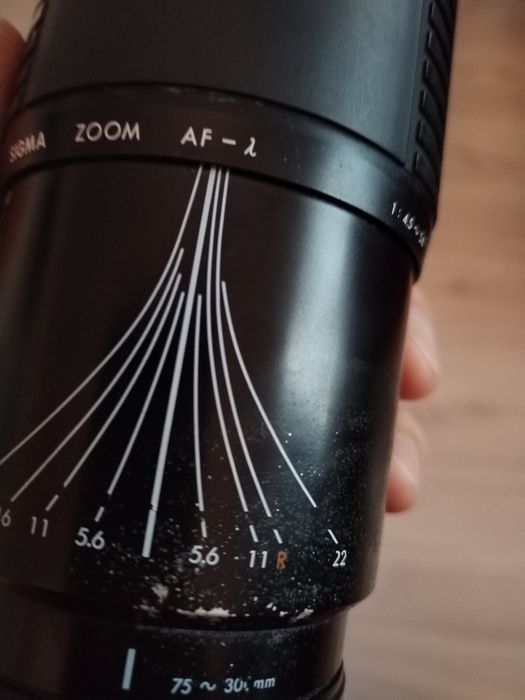 Obiectiv SIGMA Auto Focus 75MM-300MM