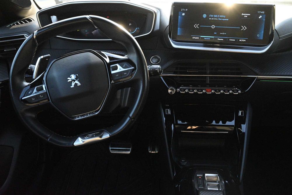 продава се PEUGEOT 208 GT-line 2022 година