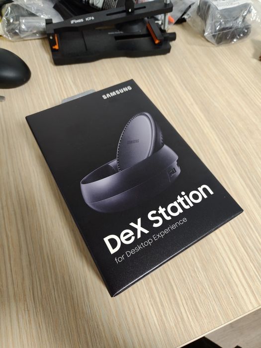Samsung DEX Station EE-MG950 Made In Korea Нова