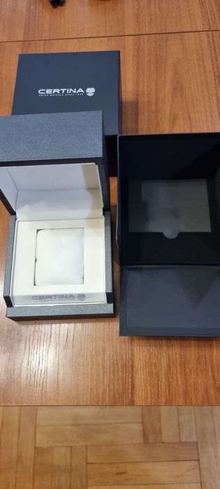 Продавам кутия за часовник CERTINA