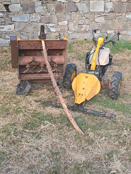 Motocultor cu cositoare si tocator de resturi vegetali