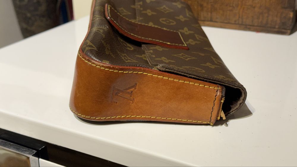 Poseta Louis Vuitton din piele vintage