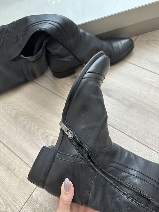 Продам осенние сапоги