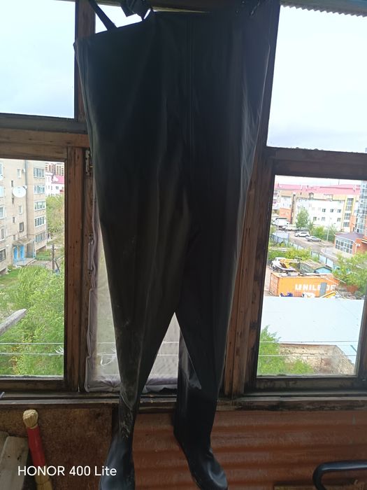 Продам болотныи костюм