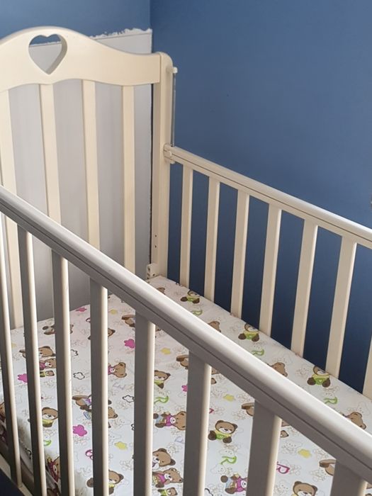 Продам детскую кровать-манежку