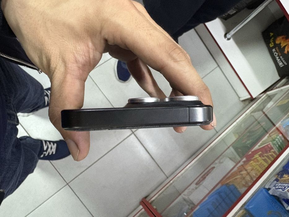 Продам айфон 15 про