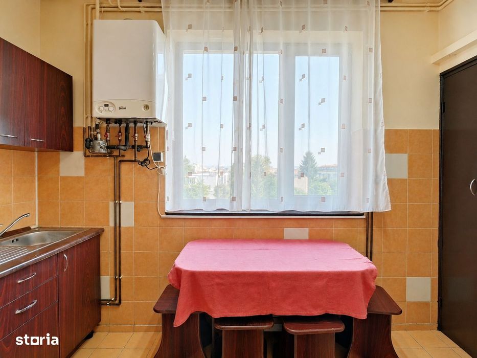 Vanzare apartament cu 2 camere, decomandat, mobilat si utilat - Bld. G