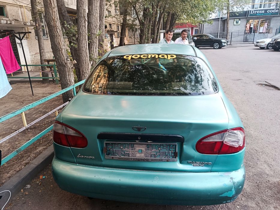 Daewoo Lanos SX.
