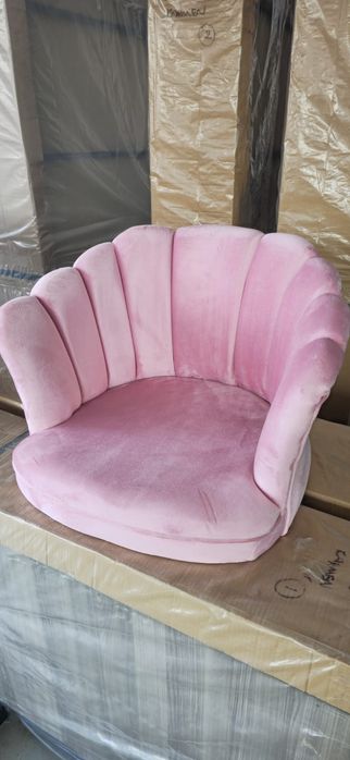 Комплект двуместно канапе и две кресла  303€