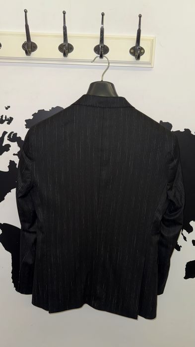 Мъжки черен костюм от студена вълна