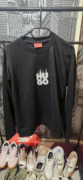Vând bluza hugo boss